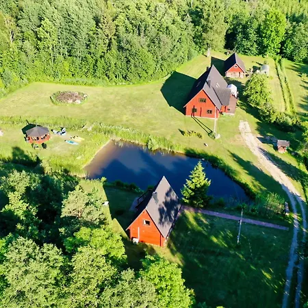 Holidayhouse With Sauna And Pond Leesoja Puhkemaja בית נופש *