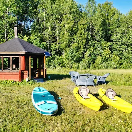 Holidayhouse With Sauna And Pond *