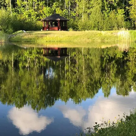 בית נופש Holidayhouse With Sauna And Pond Leesoja Puhkemaja