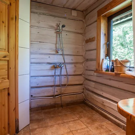 Holidayhouse With Sauna And Pond Leesoja Puhkemaja Casa vacanze